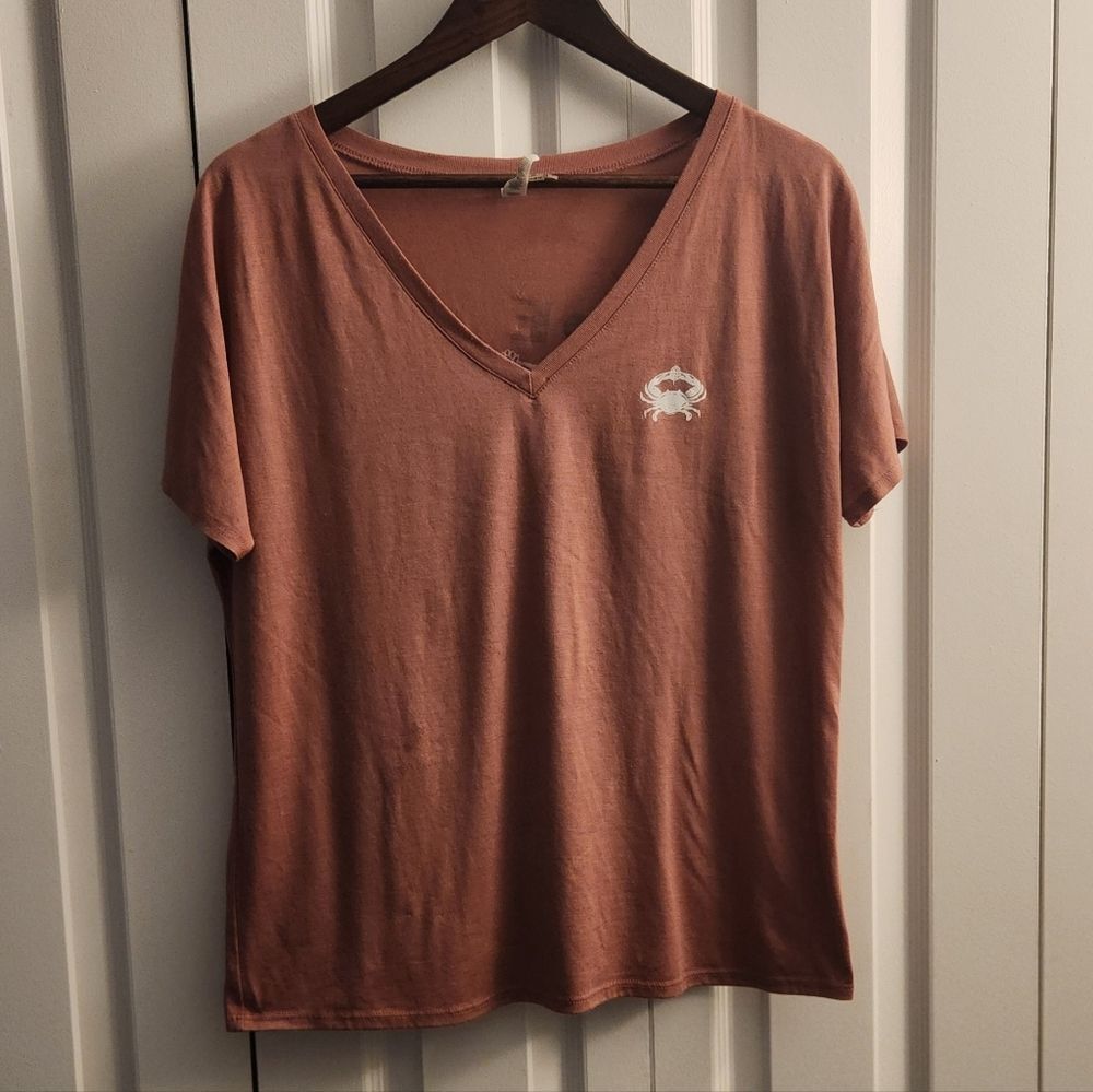Casual V-Neck Rust Cape May Brewing Co. Tee Size M